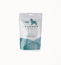Load image into Gallery viewer, Sea Snax Human Grade Salmon Skin Treats (5 packs x 40g)